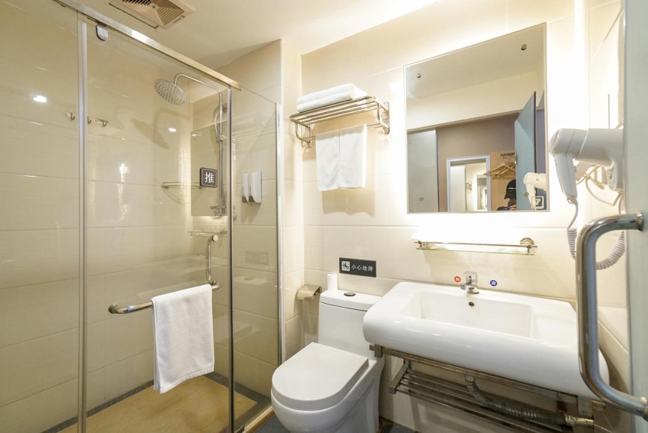 Jia Mei Xin Holiday Hotel Baiyun Airport Branch 広州 エクステリア 写真