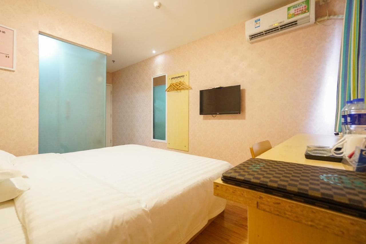 Jia Mei Xin Holiday Hotel Baiyun Airport Branch 広州 エクステリア 写真