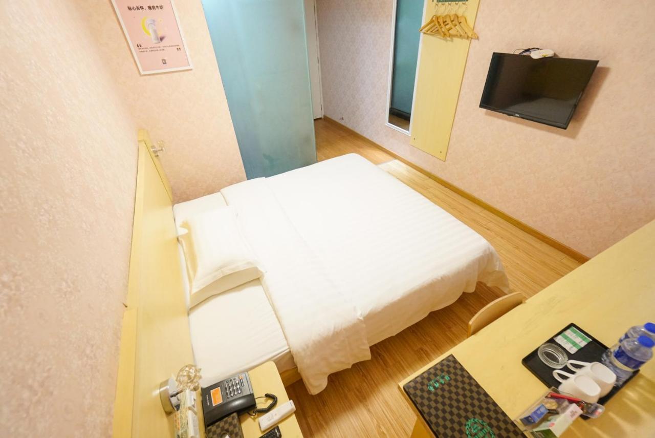 Jia Mei Xin Holiday Hotel Baiyun Airport Branch 広州 エクステリア 写真